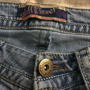 Wallflower jeans